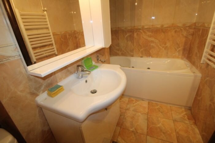 Universitate Inchiriere apartament 3 camere bloc 1980 centrala proprie